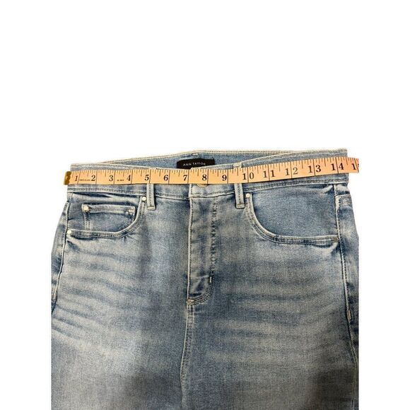 Ann Taylor Kick Crop Light Wash Jeans Sz 4 EUC - Picture 5 of 8